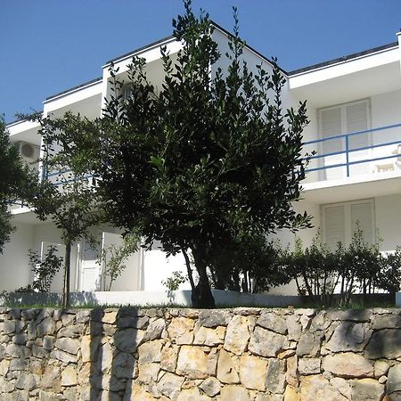 Adria Beach Guest House Novi Vinodolski Bagian luar foto