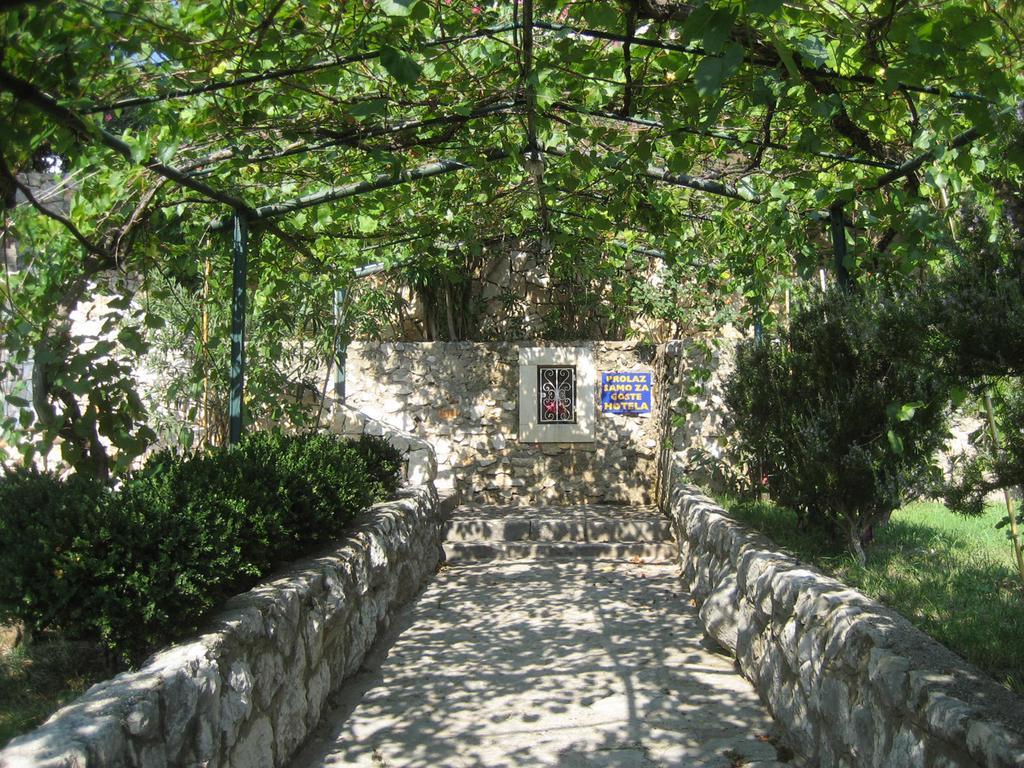 Adria Beach Guest House Novi Vinodolski Bagian luar foto