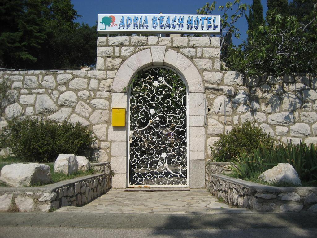 Adria Beach Guest House Novi Vinodolski Bagian luar foto